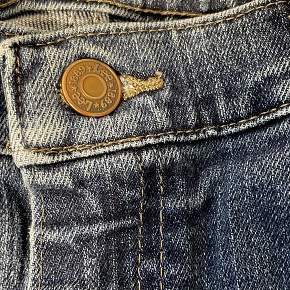 Lee Relaxed Fit Straight Leg High Rise Jeans. 10 short. - Picture 6 of 11